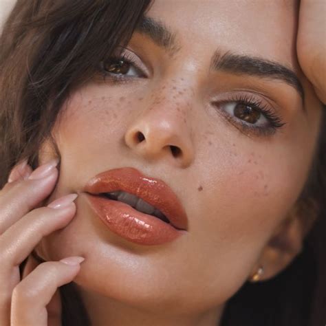 emily ratajkowski lips|This Is the Lip Combo Emily Ratajkowski Has on Repeat